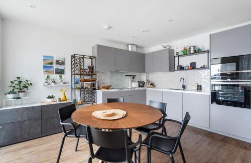 Limehouse Apartamento | Impeccable Modern 2BR Apartment Peachy Stays