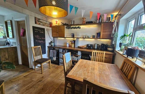 Bibury Casa | Imperfect home in perfect location, Bibury hot tub