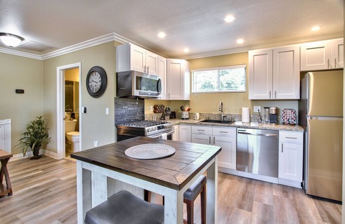 Murrieta Casa | Impressive 2nd Floor guest house suite near Wine Country