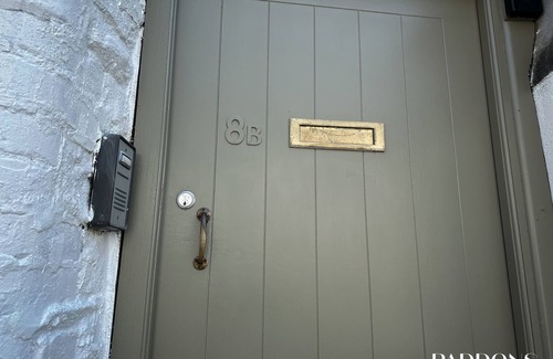 Tavistock Apartamento | Paddons -Apartamento-Baño con bañera