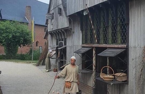 Hazerswoude-Rijndijk Casa | In a residential area, close to big cities, Leiden, Den Haag & Amsterdam.