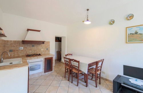 Procchio Apartamento | In the countryside with large garden - 3-room apartment Novella