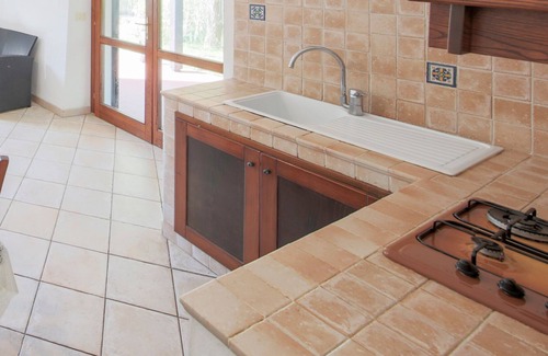 Procchio Apartamento | In the countryside with large garden - 3-room apartment Novella