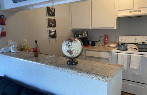 Willow Meadows/Willowbend Area Apartamento | In the heart of all the action!