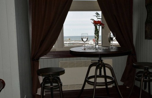 Matane Casa | In the heart of Matane, the Bruine Océane Inn is a little gem ready to welcome y
