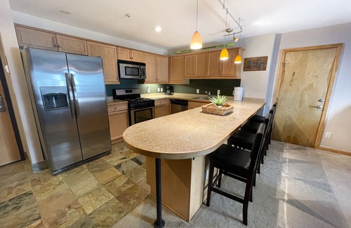 Taos Ski Valley Condominio | In The Heart of Taos Ski Valley