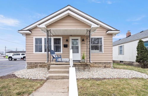 Kokomo Casa | ina&Ethel- A Kokomo Indiana 1920's Bungalow style remodeled home.