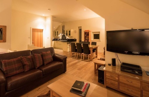 Kenmore Cabaña | Mains of Taymouth, Kenmore ~ 5 * Inchadney - capacidad para 6 personas en 3 habitaciones