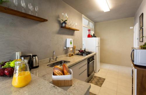 Vila Clais Apartamento | Incrível Vista para o Mar, 4 Quartos com Varanda