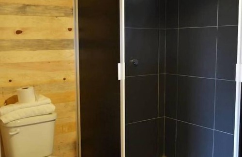 Pueblo Nuevo Cabina | Cabaña #8 para 4 personas en Parque La Pirámide