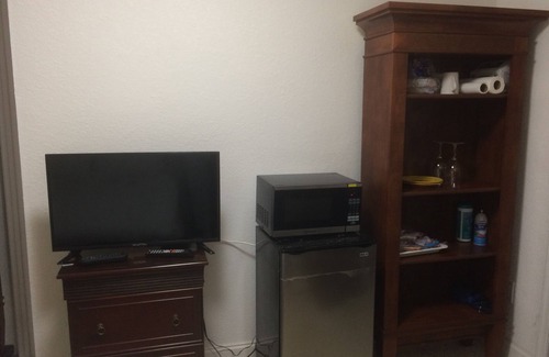 Little Havana Cabaña | Increíble 3 millas del aeropuerto de Miami! Marlins Stadium, centro de la ciudad, estacionamiento gratuito