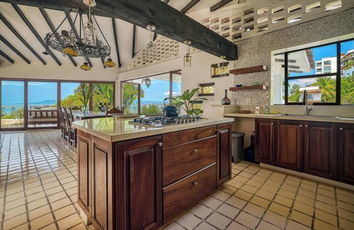 Amapas Villa | Incredible 5BR Villa With Huge Pool at Conchas Chinas