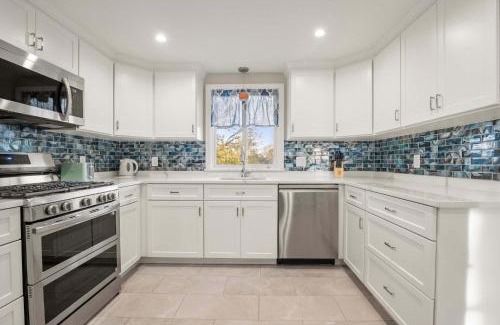 Hyannis Casa | Incredible Family Escape Game Room Waterfront