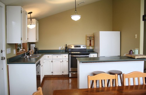 Central Okanagan Casa | Incredible Lake House in Amazing Location of Okanagan Centre
