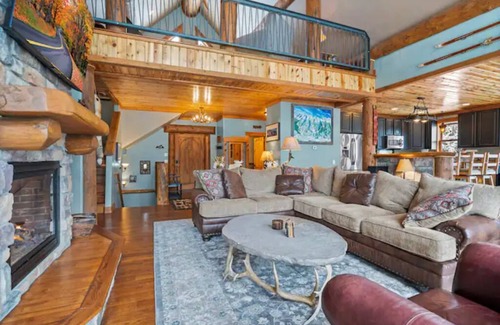 Fairplay Casa | Incredible Mountain Getaway Hot Tub, Pool Table, Hot Springs, Moose sightings