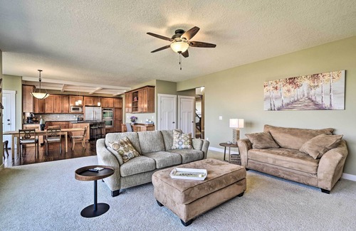 The Dalles Casa | Incredible Oregon Retreat w/ Private Hot Tub!