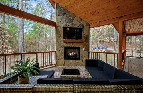 Pickens Casa | Incredible Spacious Cabin Surrounded by Nature for an Amazing Escape for the Whole Family in Broken Bow, Oklahoma