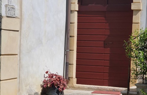 Valgatara Apartamento | Independent accommodation with private bathroom and exclusive garden use.