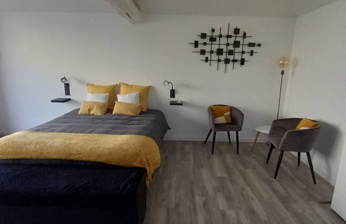 Monbahus Cama Y Desayuno | Independent guest room
