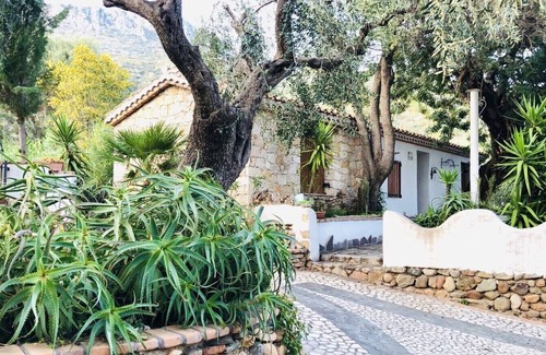 Baunei Villa | Alquiler de villa independiente rodeada de vegetación