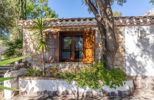 Baunei Villa | Alquiler de villa independiente rodeada de vegetación