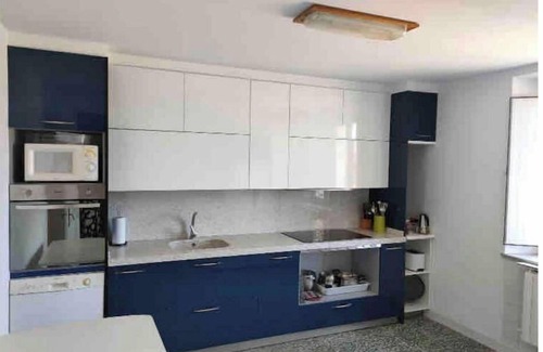 Bárcena de Cicero Chalet De Esquí | Chalet indiano entre las playas de Laredo y Santoña
