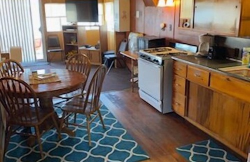Manistique Cabina | Indian Lake Cabin # 1 en Mountain Ash Association: ¡Acogedora cabaña directamente en Indian Lake!