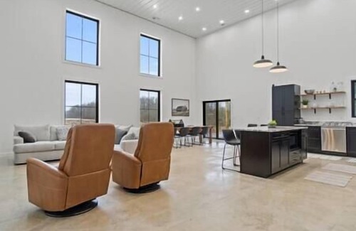 Auburn Casa | Indiana Dream Barn: Pool & Half-Court Gym