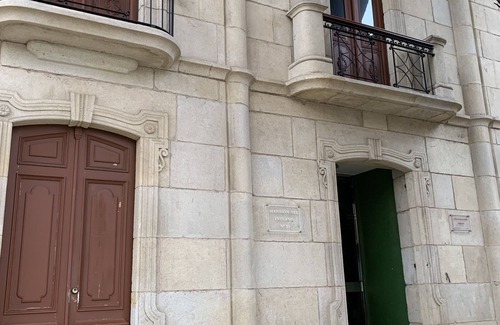 Viveiro Apartamento | Mansión del Indiano . Apartamento en zona turística a 10 minutos de la playa.