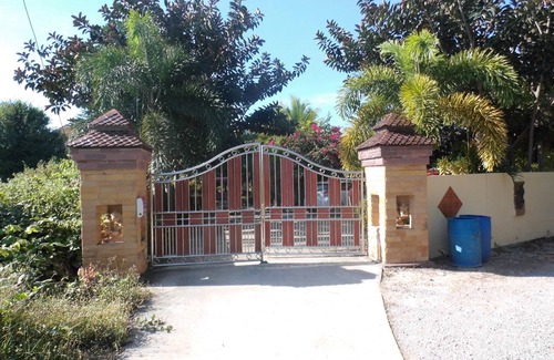 Ban Phe Casa | Individuo que vive en "mini-resort 'con piscina, cerca de Koh Samet