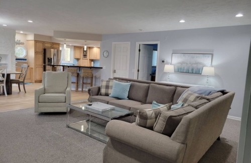 Muskegon Casa | Indoor Pool by Lake Michigan Beaches & Grand Haven / Slps 24 w/ Tennis & Hot Tub