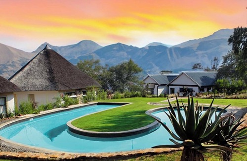 Creighton Complejo | Indoni Eco Village