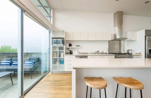 Akaroa Casa | Indulge in the cinema built for two, or a hot bath under the stars ..... Relax!