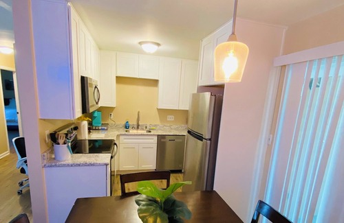 Charlotte Casa | Indulge in urban luxury with a stay in our cozy home.