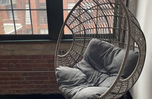 Cabbagetown Apartamento | Industrial 1-Bdr Loft with tons of light, 5-min from Beltline!