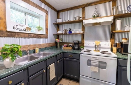 Fort Payne Apartamento | Industrial Apartment #2 Queen Studio