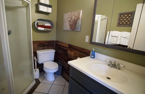 Martinez Park Casa | Industrial Old Town Bungalow w/ Free Cruiser Bikes