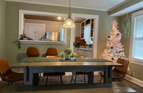 Indianapolis Casa | Indy Holidays Hot Tub, Nightlife, Cozy Fall Stay