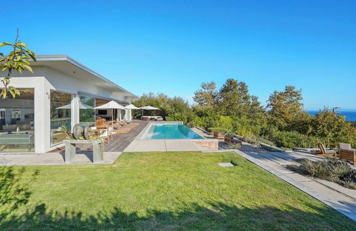 Central Malibu Villa | Infinite Bleau by Stay Awhile Villas