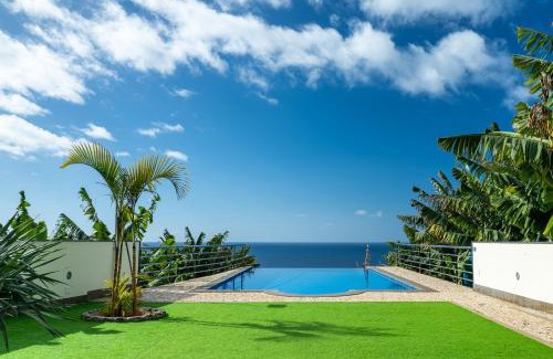 Calheta Villa | Infinite Ocean View Villa 20m above Ocean & Beach