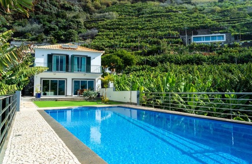 Calheta Villa | Infinite Ocean View Villa 20m above Ocean & Beach