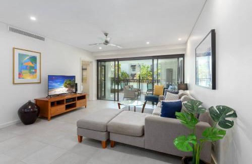 Port Douglas Apartamento | Infinity's Edge - Poolside Retreat at Temple Resort