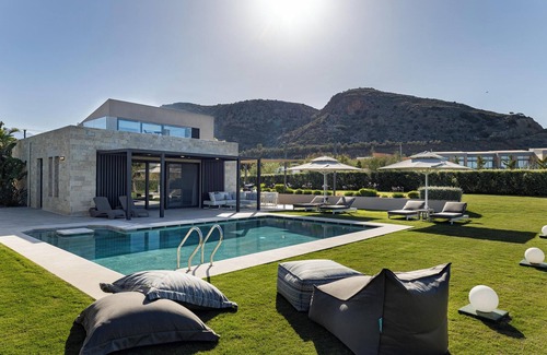 Katochori Villa | Iniada Villa II- A few meters away from sandy beach