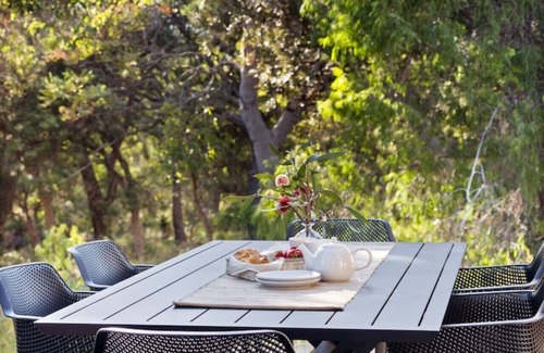 Yallingup Casa | Inji Homestead - 5-acre holiday home near beaches