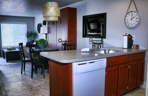 Harbor Village Condominio | Inn Building Condo #111 | Pool, Hot Tub, & Tennis