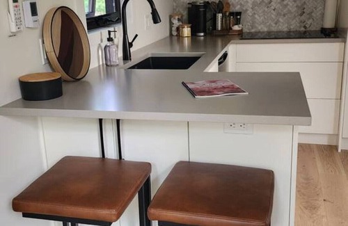 Lincoln Apartamento | Inn The Orchard, Valley View, Modern Container