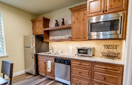 Ahwahnee Cama Y Desayuno | Inn the Woods Suites