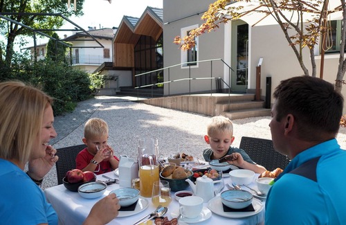 Pergine Valsugana Apartamento | Innesti Rooms&Apartments Pink apartment for 2-4 persons