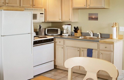 East Falmouth Complejo | InnSeason Resorts Surfside - Amazing Waterfront Views & Private Beach Access!