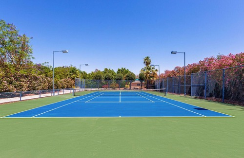 Palm Desert Casa | Inquire Amazing Coachella deals on huge Estate. 23 beds!2 pools,spas,tennis,pond